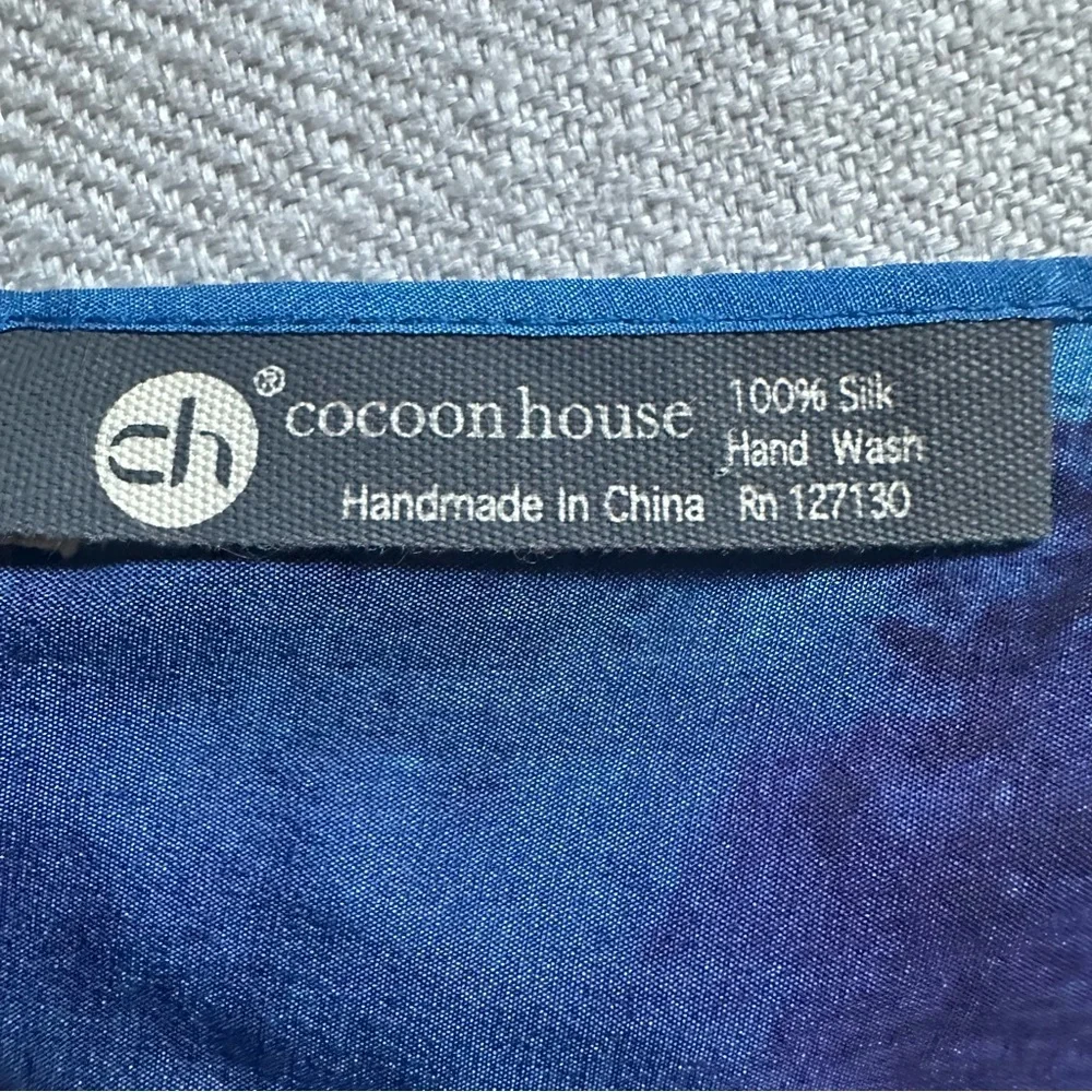 Cocoon House 100% silk Elegant Blue and Red Scarf